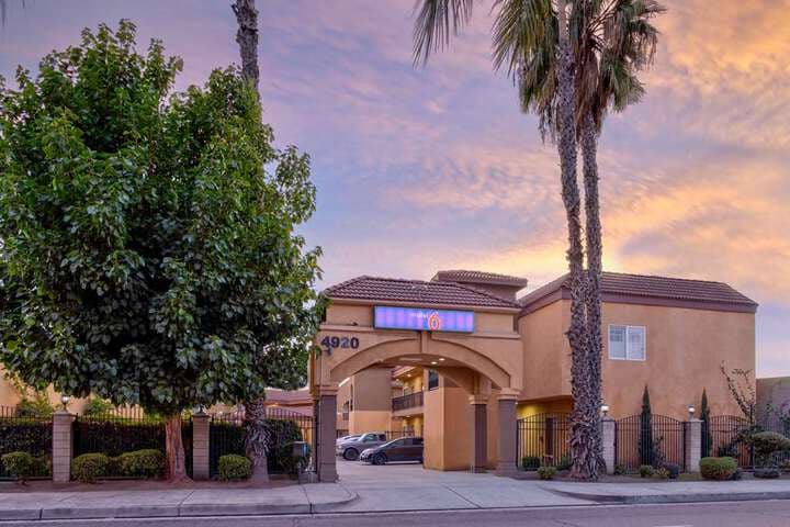 MOTEL 6 SOUTH GATE CA photo 4