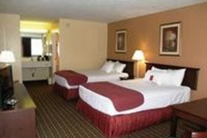 OYO Hotel Lebanon MO I-44 photo 3