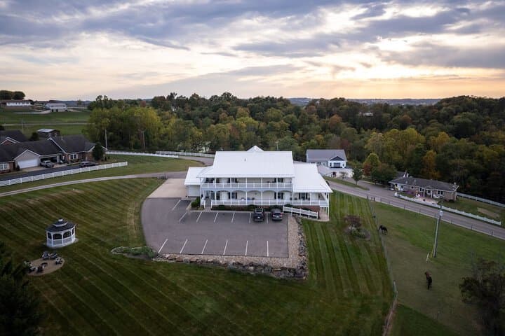 Hillside Villa Ohio photo 5