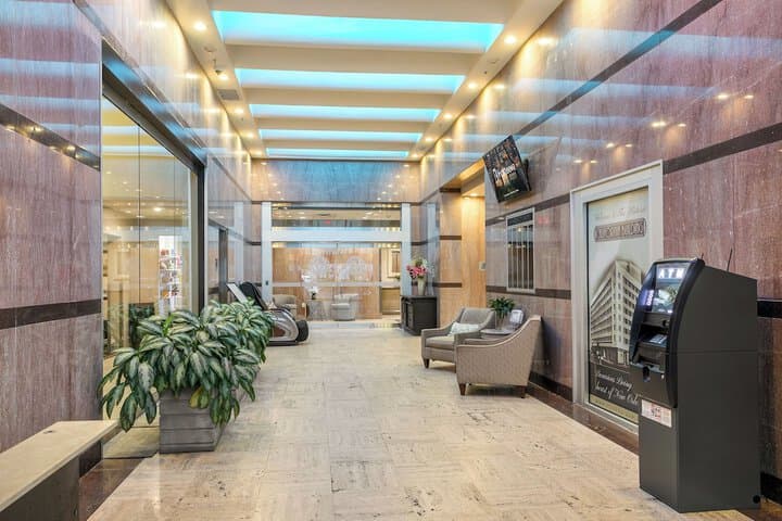 Modern Condos in California Building by Hosteeva photo 5