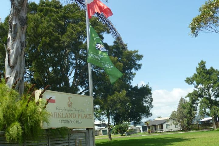 At Parkland Place photo 2