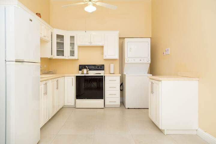 New Kingston Guest Apartment at Westbury photo 3