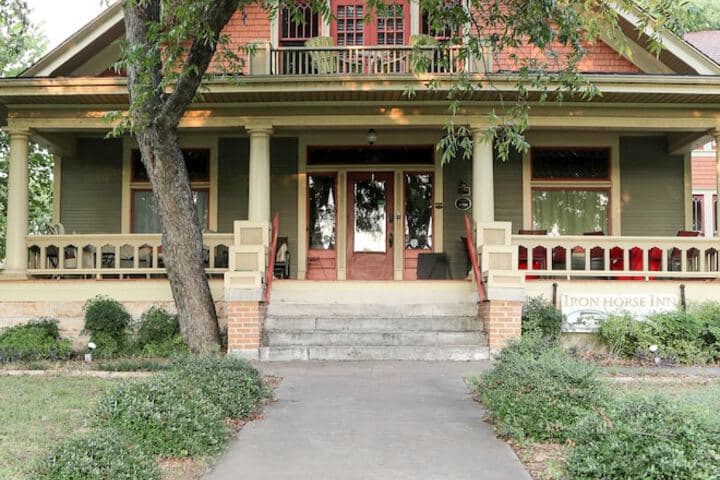 Iron Horse Inn photo 3