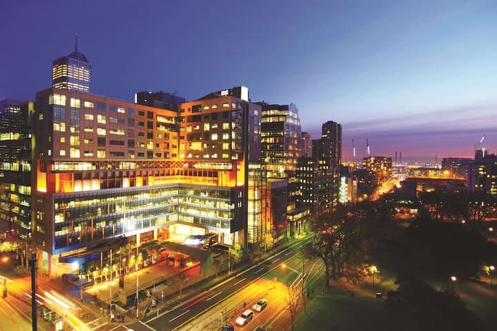Oaks Melbourne on William Suites photo 2