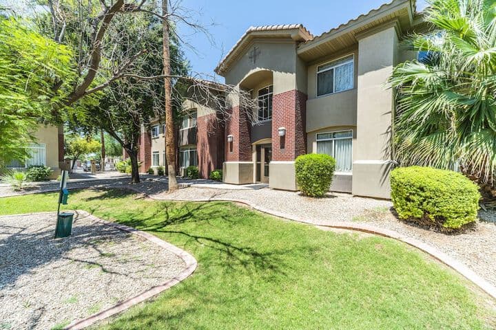 Metro Chandler Apartments photo 2