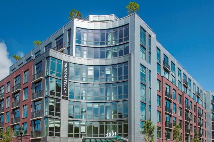 Global Luxury Suites at Bethesda Metro photo 2