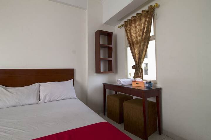 RedDoorz Apartment at Margonda Residence photo 3