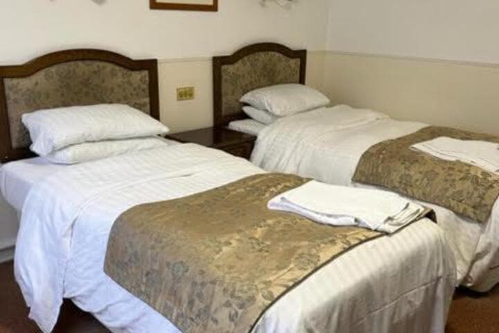 The Saracens Head Hotel photo 3