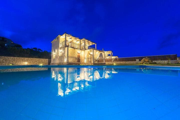 Anafonitria destination view