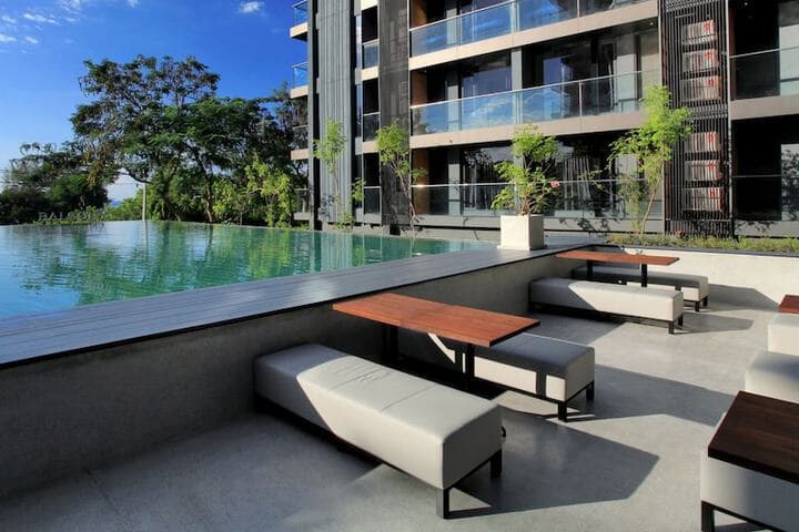Balcony Seaside Sriracha Hotel & Serviced Apartments photo 5