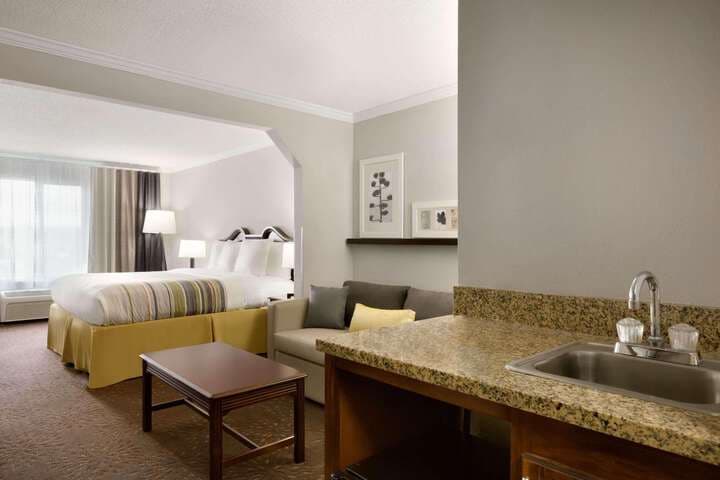 Country Inn & Suites by Radisson Commerce GA photo 4
