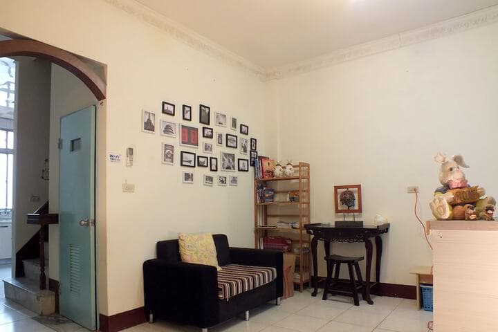 Single Flight Backpackers photo 4