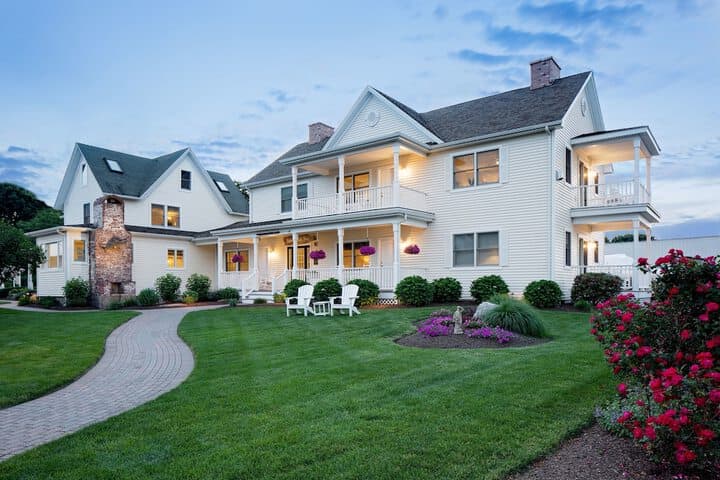 Inn at Harbor Hill Marina photo 3