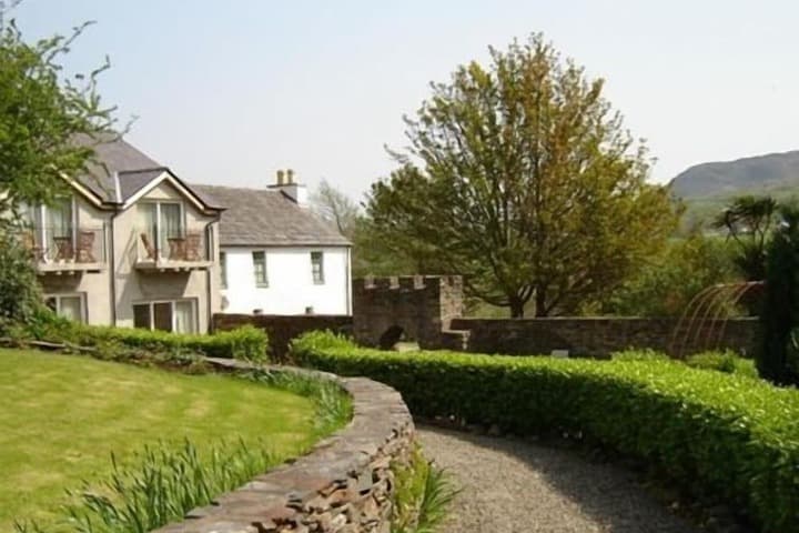 Woodhill House photo 2