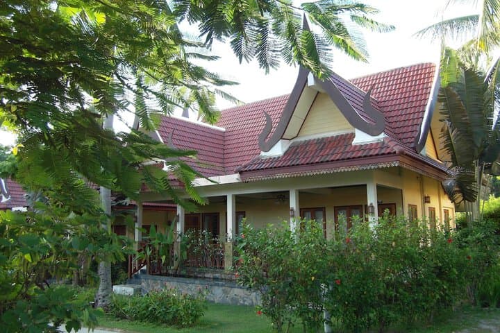 Palm Village photo 2