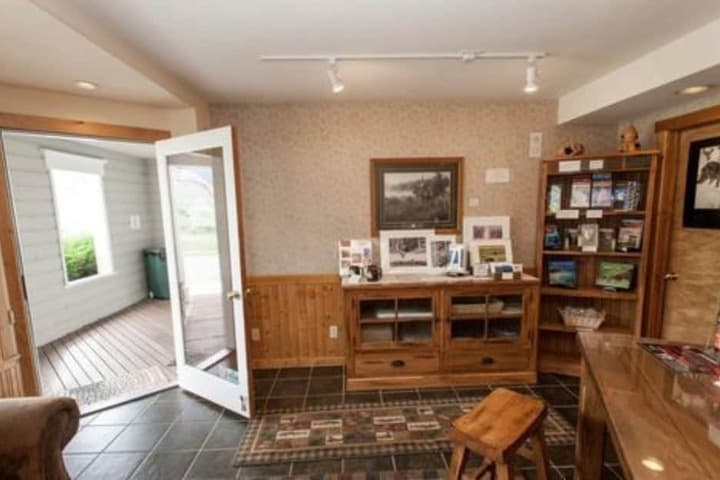 Yellowstone Basin Inn photo 3