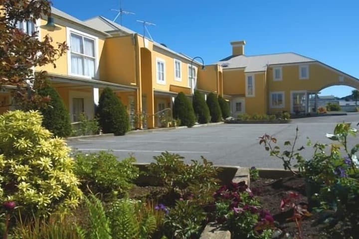 Birchwood Manor Motel photo 3