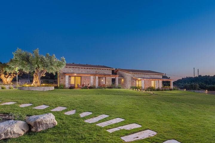 Mint Retreat Suites photo 3
