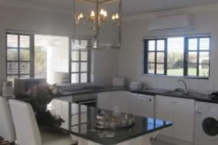 La Riviera Guesthouse photo 3