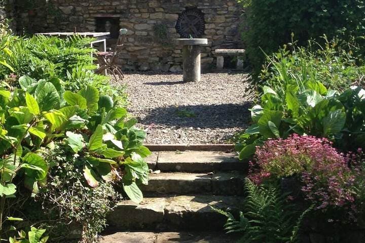 Plumpton Court photo 3
