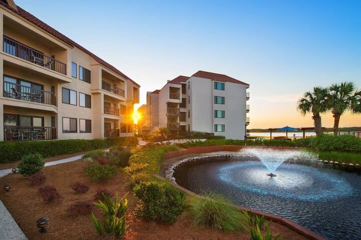 Marriotts Harbour Point&Sunset Pointe at Shelter Cove photo 2