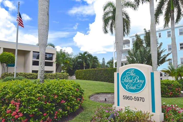 Palm Bay Club by Beachside Management photo 2