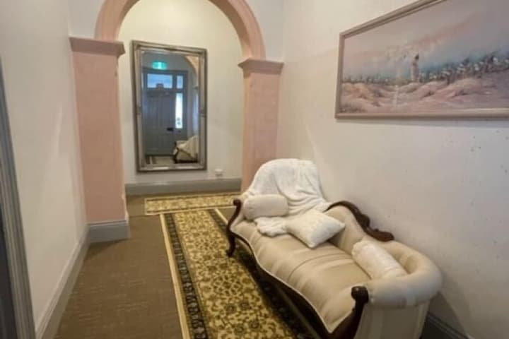 Oakleigh House photo 4