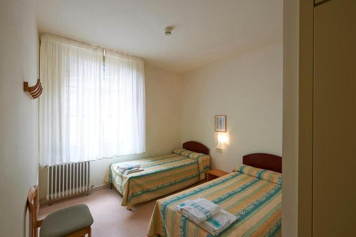 Apartamentos Montserrat Abat Marcet photo 3