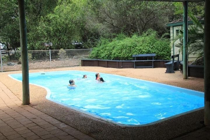 Capricorn Caves Caravan Park photo 2