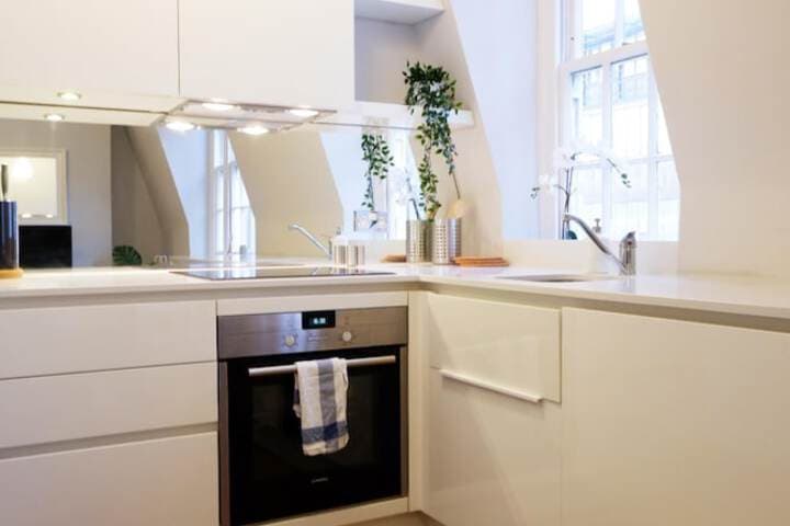 Cavendish photo 2