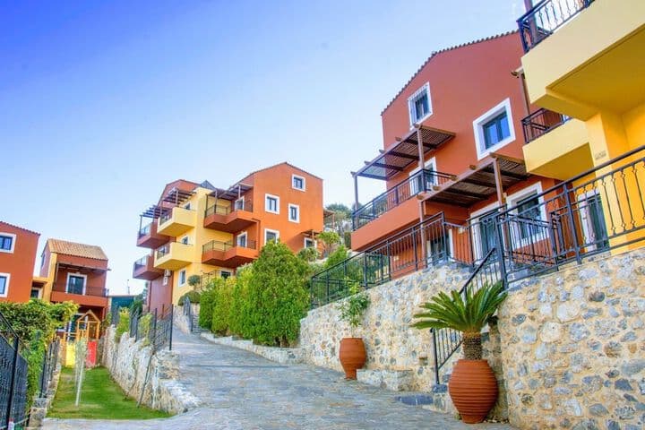 Ippoliti Village photo 2