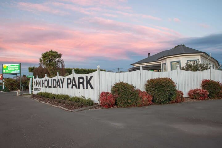 Coronation Park photo 5