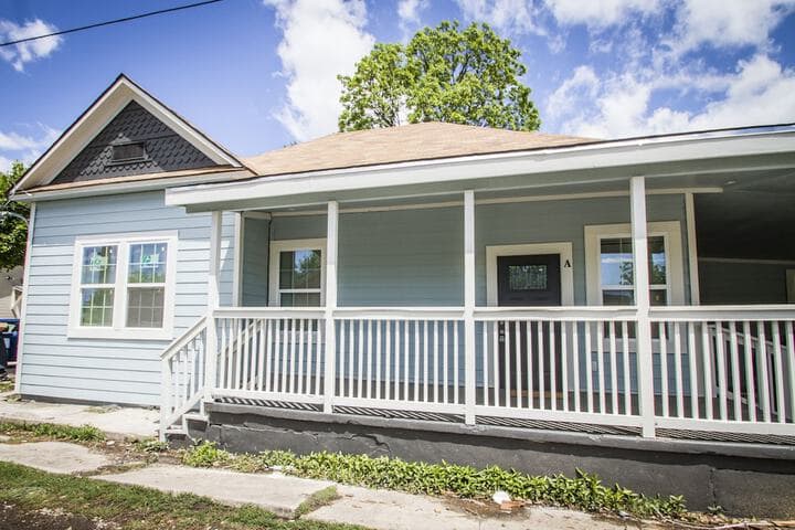 3br / 2ba Remodeled Apartment Near Downtown photo 2