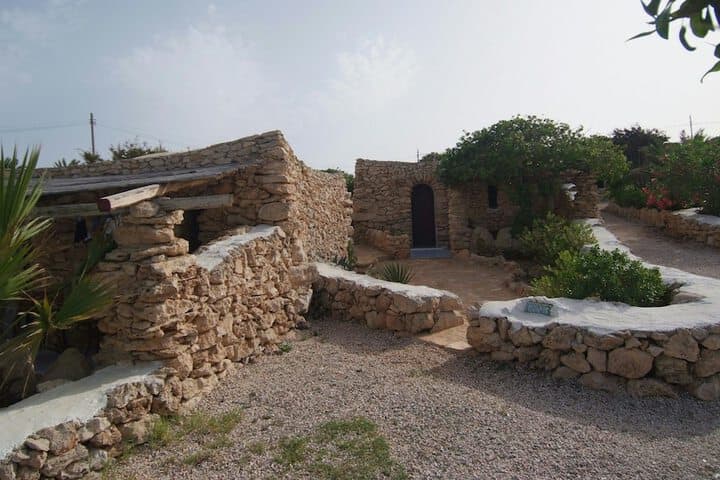 Albergo I Dammusi Di Borgo Cala Creta photo 5