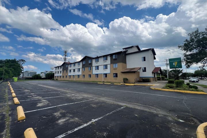 Economy 7 Inn Norfolk photo 2