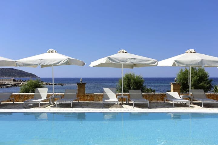 Artina Hotel photo 5