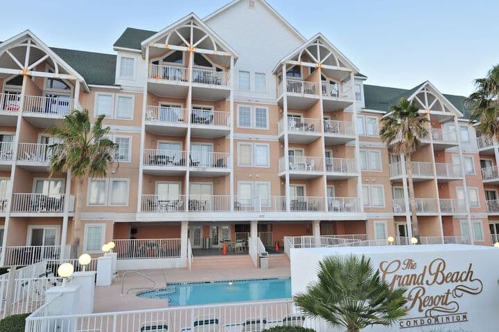 Grand Beach Condominiums by Wyndham Vacation Rentals photo 2