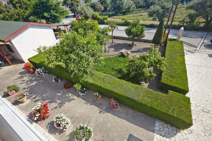 Pettas Apartments photo 5