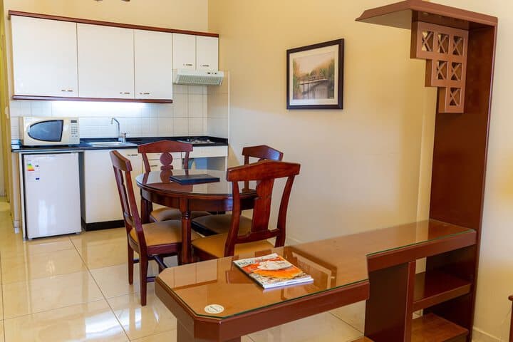 Comfort Hotel Suites photo 2