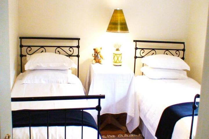 Albury Cottages photo 5