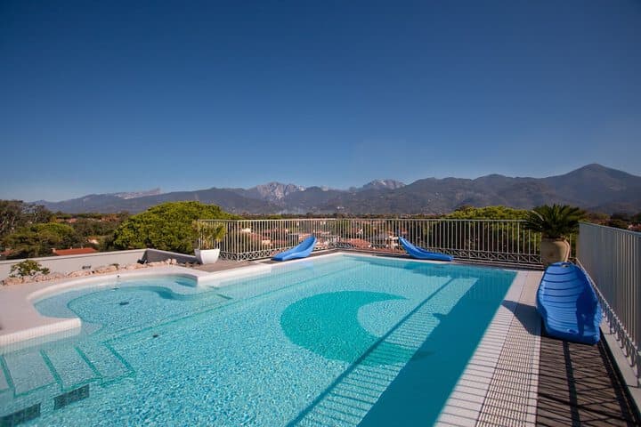 Pietrasanta destination view