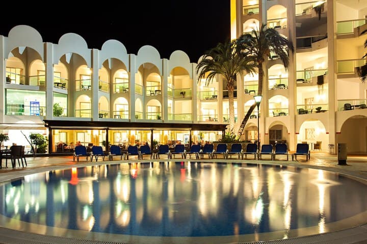 Canuelo Beach destination view