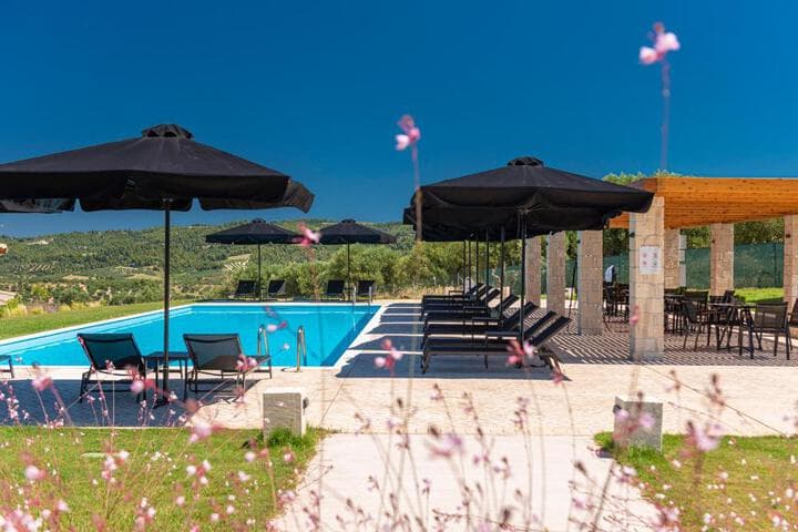 Mint Retreat Suites photo 2
