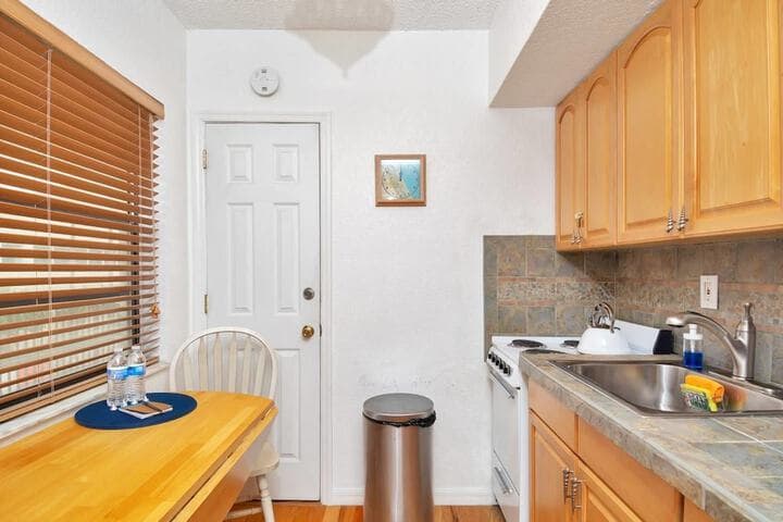 Lovely Apt Hollywood Beach 1 / 2 Block From Ocean! photo 2