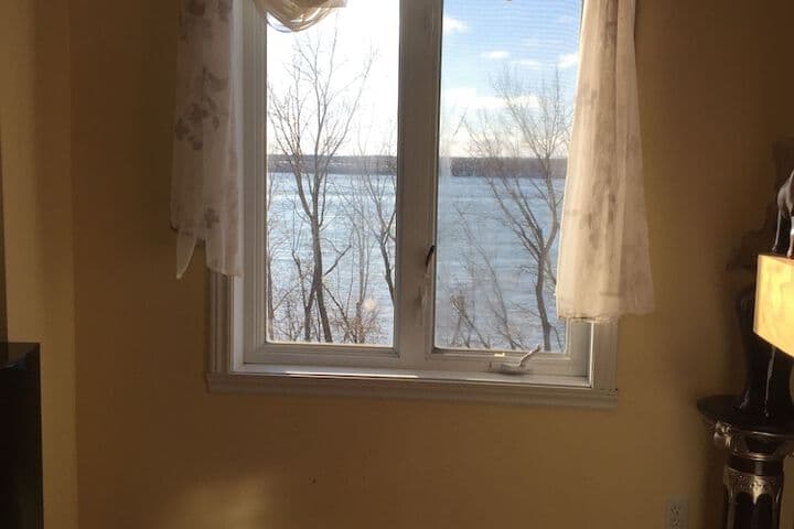 Cozy water front Montreal photo 4