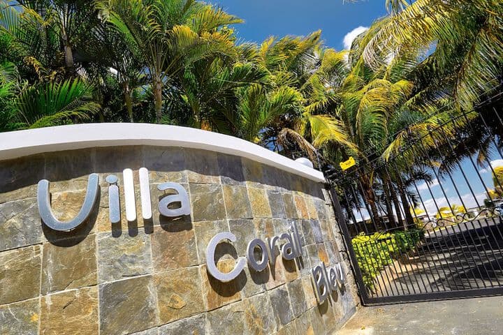 Corail Bleu Private Pool & Garden Villas by LOV photo 2