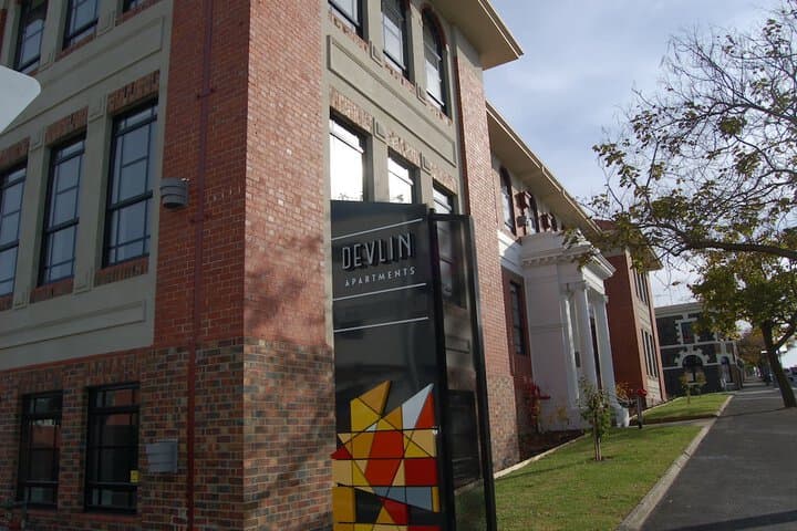 Devlin Apartments photo 4