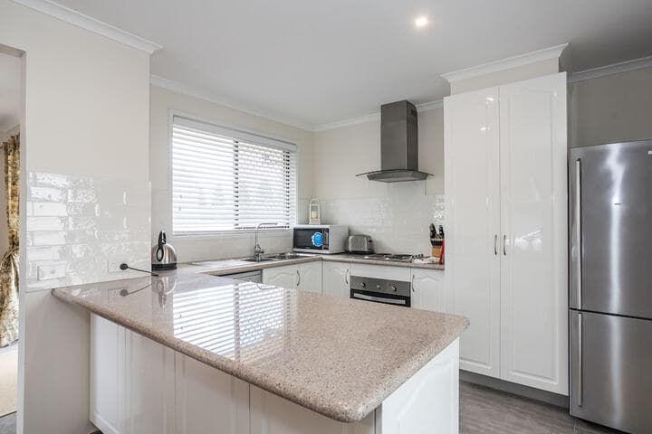 Beachfront Cottages Torquay photo 5