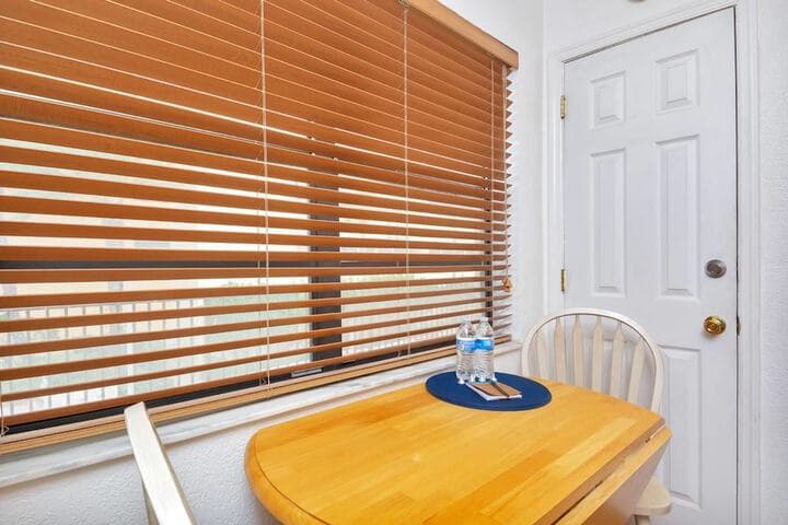 Lovely Apt Hollywood Beach 1 / 2 Block From Ocean! photo 3