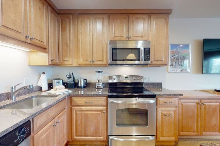 Lichenhearth CoralTree Residence Collection photo 5